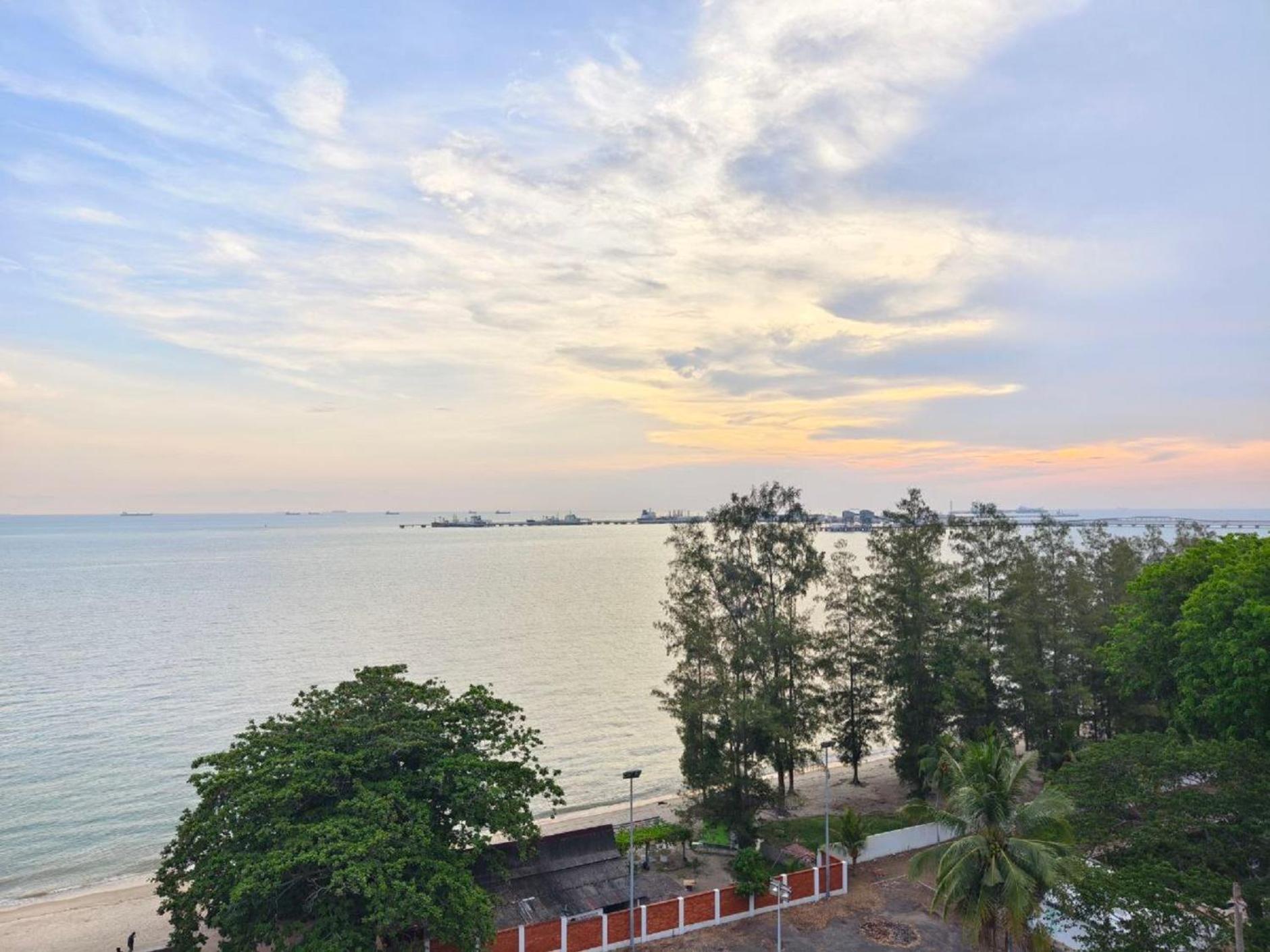 Mutiara Melaka Beach Resort By Glex Tangga Batu エクステリア 写真
